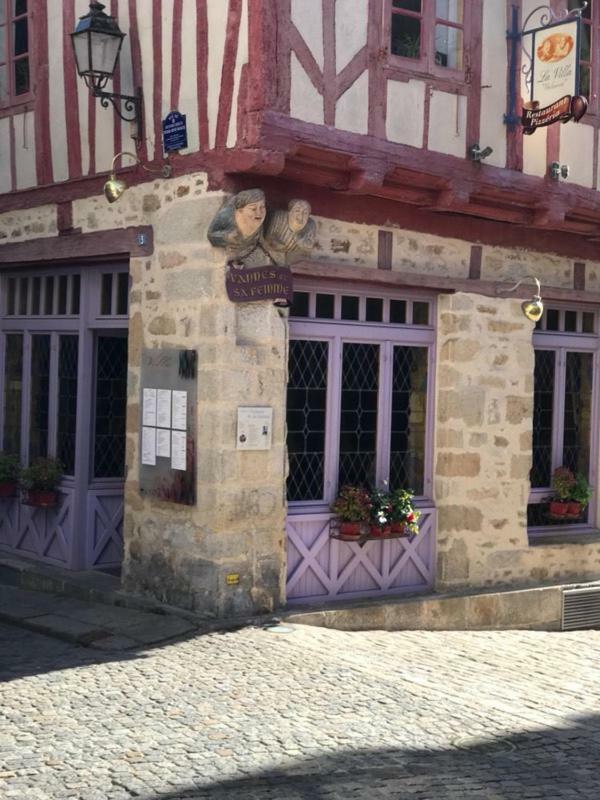 Appartement Au Coeur Du Quartier Historique Vannes Ngoại thất bức ảnh